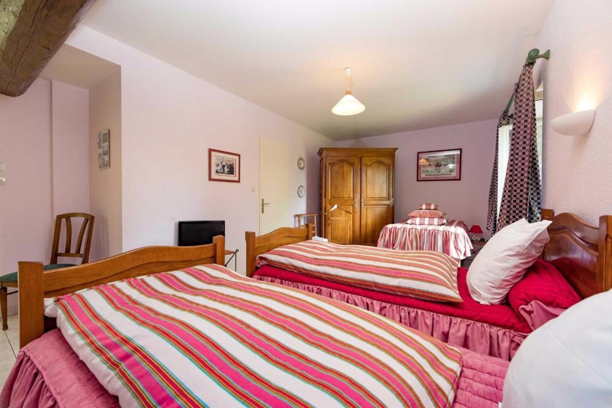 Jolie Vache Deguisee En Fleurs, Chambre D'Hote A Soulosse Kamer foto
